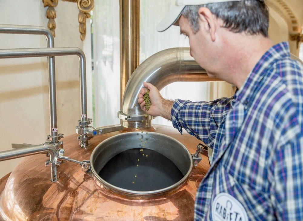 <b>how to decide brewery equipment size in a bar?</b>